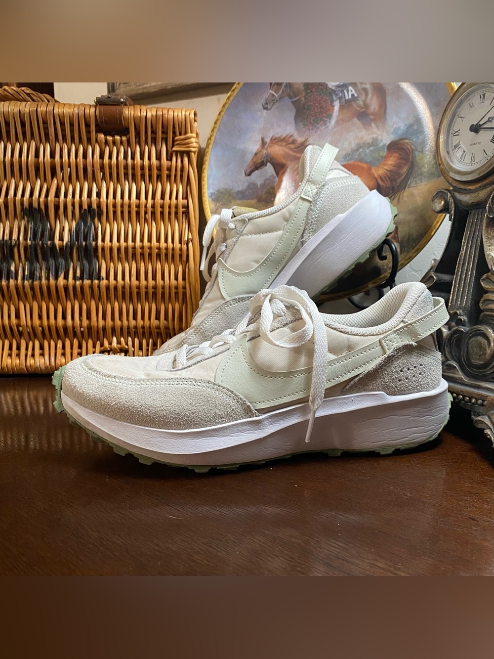 Nike Waffle Debut Casual White Sea Glass Oil Green/Beige Shoes Women’s 6.5